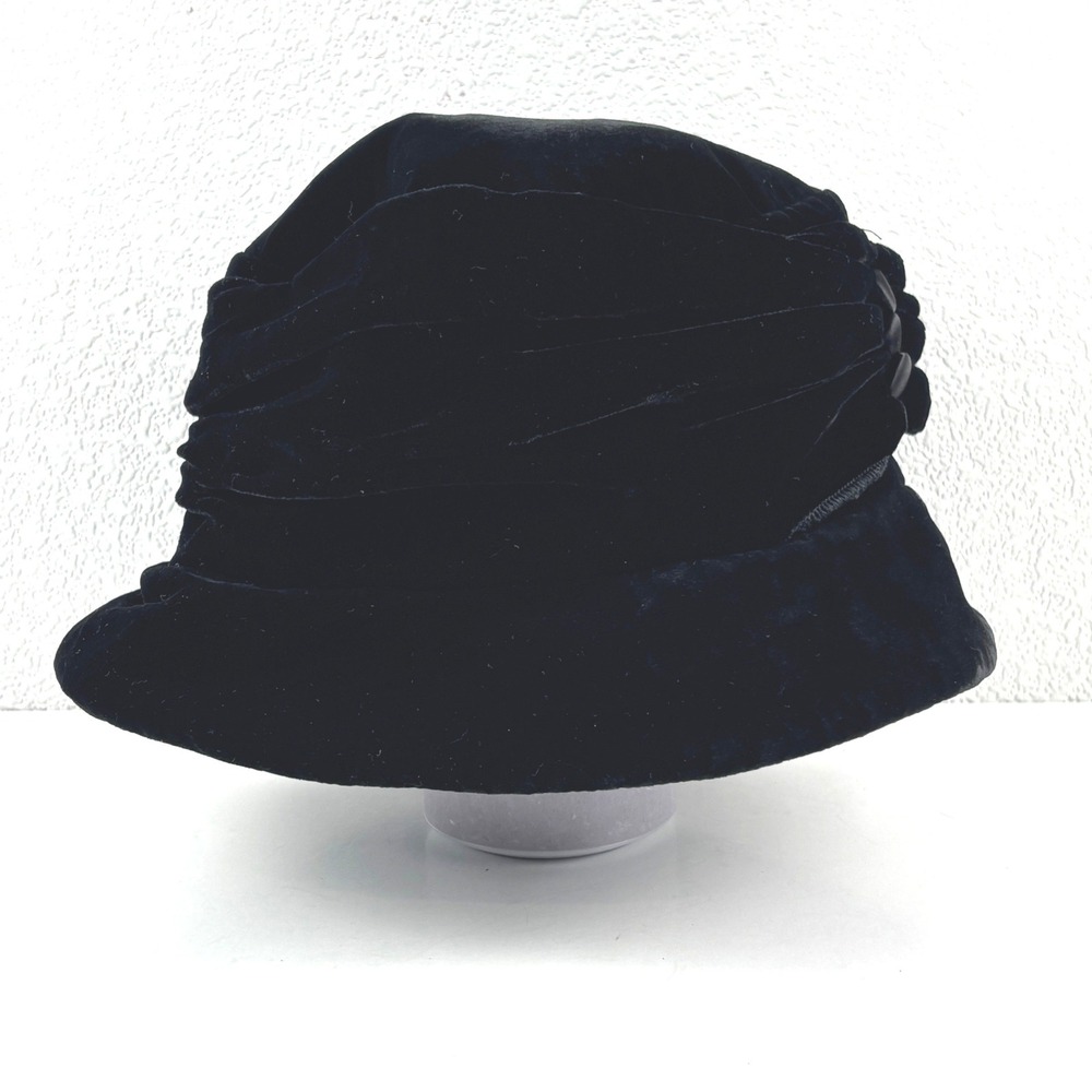 Betmar Cloche Hat Women One Size Black Silk Velvet Ruched Button Detail Vintage